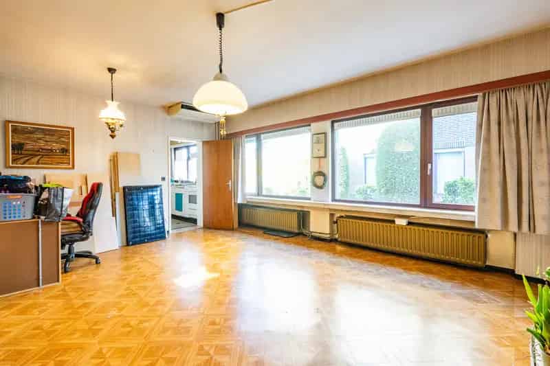 Ruime Hob Schelle 4-5 Slpk 5 Garages (Optioneel)
