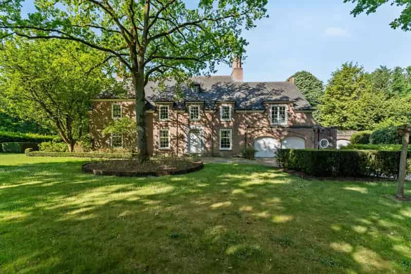 Villa Te Schilde: Klassieke villa met 5-6 slaapkamers en 3 badkamers