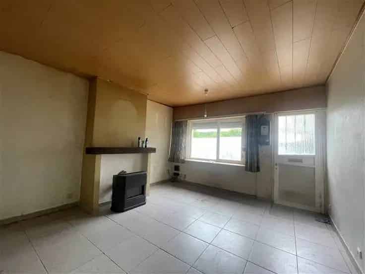 Te renoveren woning met tuin Boom