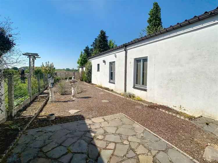 Ruime woning 3 slaapkamers bijgebouwen garage tuin 6a 81ca