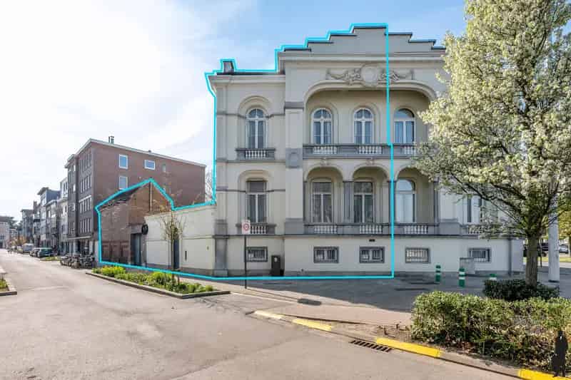 Huis te huur Mechelen: Neoclassicistisch herenhuis 347m²