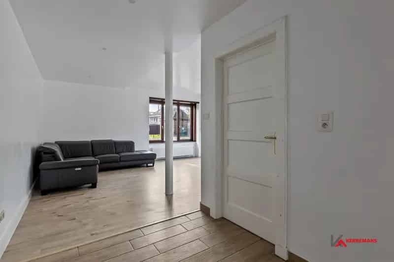 Huis te huur: 4 slaapkamers, tuin en garage