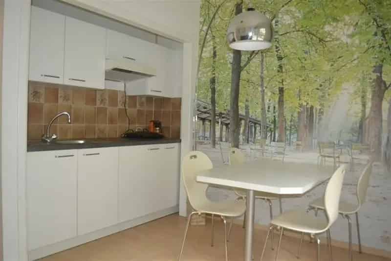 Studio te koop: 20m² appartement met terras, nabij Josaphatpark