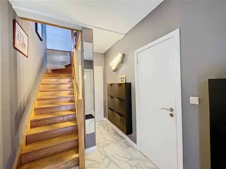 Huis Te Koop Bel-etage 178m² Gerenoveerd 3 slaapkamers Zuidtuin Garage