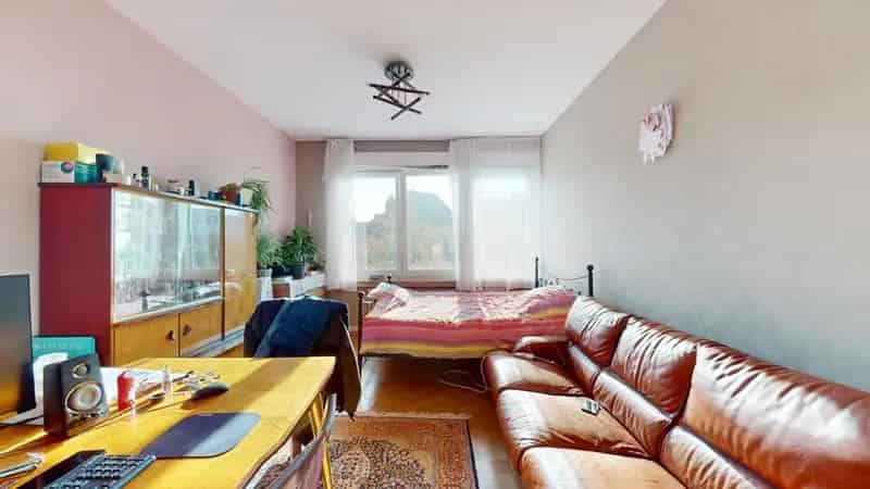 Appartement te Schaerbeek 55m² 1 slaapkamer Terras Kelder