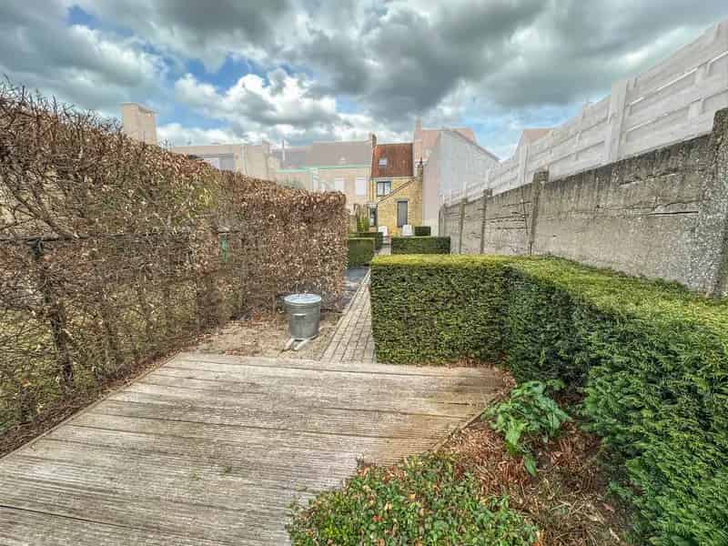 Huis te huur Koksijde: gerenoveerde woning met tuin