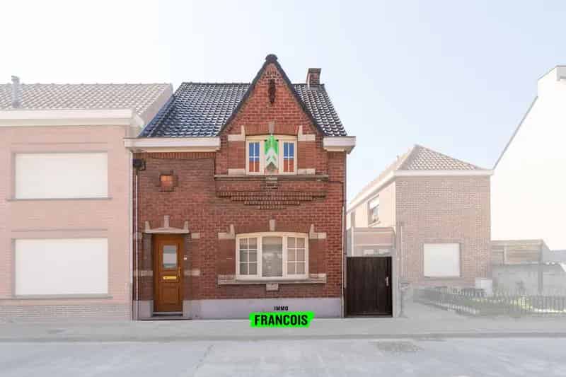 Te renoveren halfopen woning 2 slaapkamers Desselgem