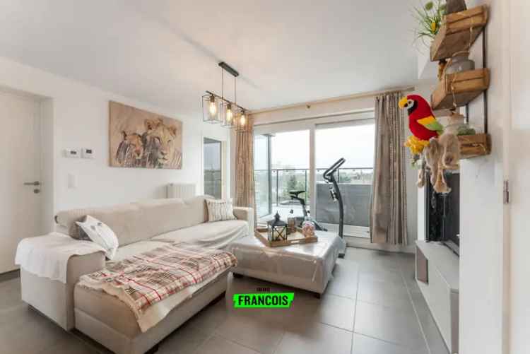 Penthouse met Zicht op de Markt van Waregem Te Koop