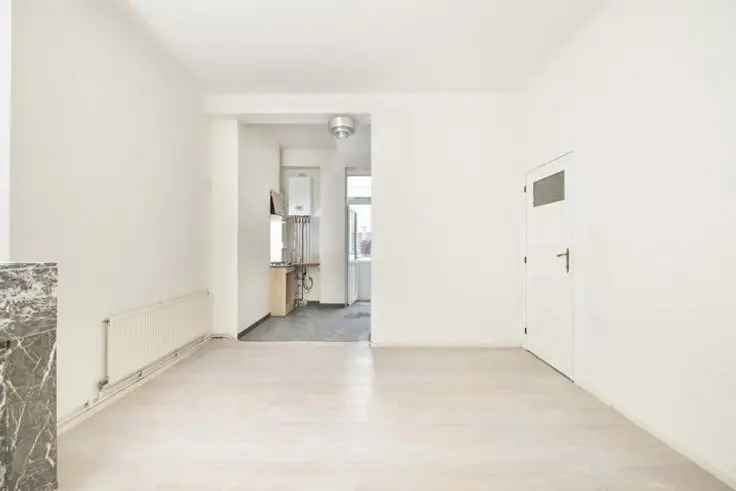 Te Koop Appartement in Rustige Straat met Potentieel in de Buurt van Walckiers Park