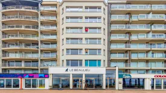 Uniek Handelsgelijkvloers op de Zeedijk van De Panne!