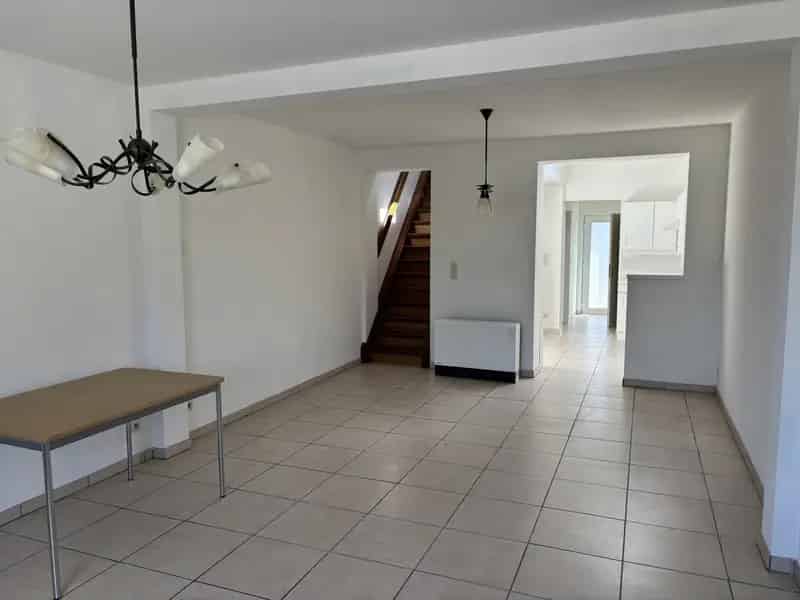 Gerenoveerde Rijwoning met Tuin Nabij Centrum