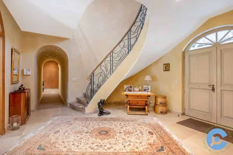 Huis te koop Edegem: Exclusieve villa met parktuin en zwembad