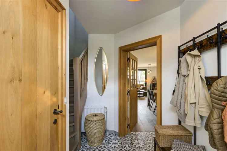 Huis te koop: Instapklare woning met garage en tuin