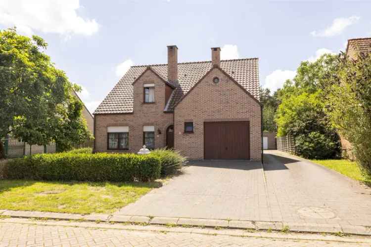 Woning met 3 slaapkamers op perceel van 1303m²