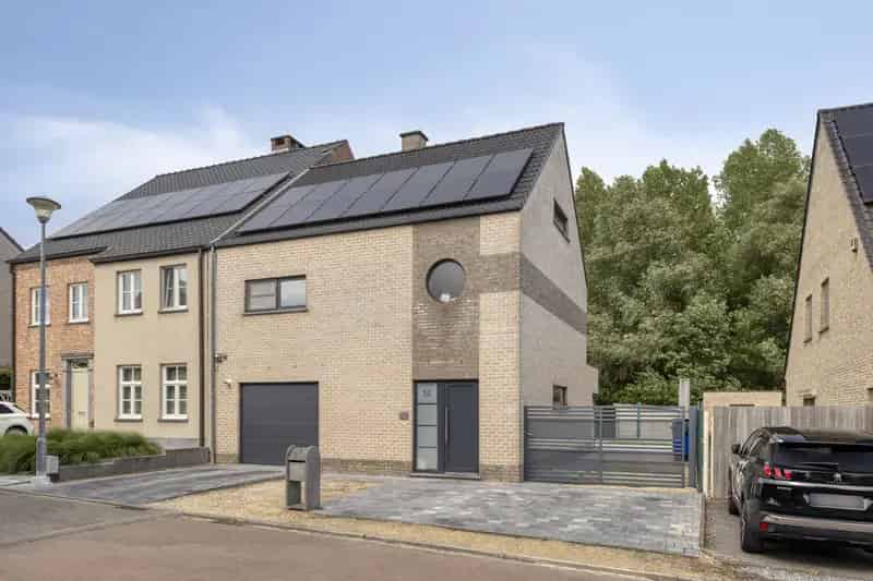 Ruime 3-gevelwoning te Affligem Nabij Scholen en Wandelpaden