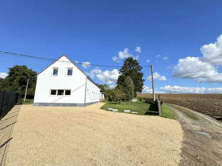 Te koop nieuwbouw woning met prachtig uitzicht in Mourcourt