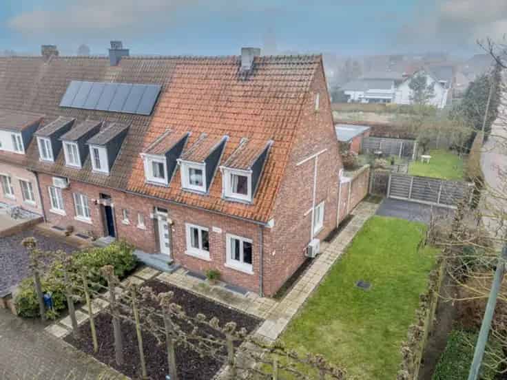Huis Te Koop 3 slaapkamers 741m² Perceel Nabij Markt