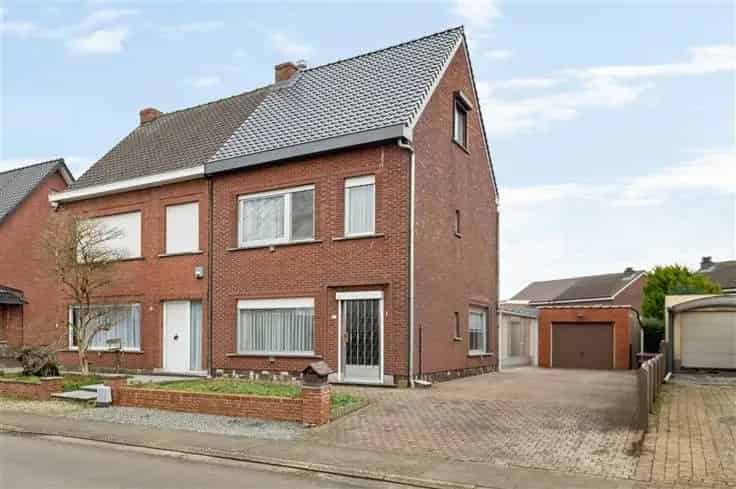 Huis Te Koop Zemst: Te renoveren woning met tuin en garage