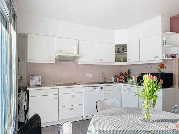 Huis te koop: Voormalige bakkerij met woonst in centrum Boom