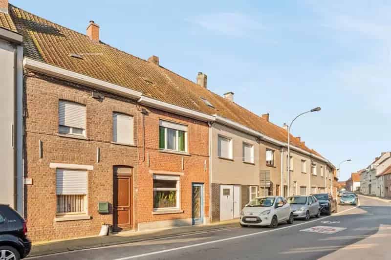 Huis te koop Kuurne: 3 slaapkamers, tuin, renovatie mogelijk