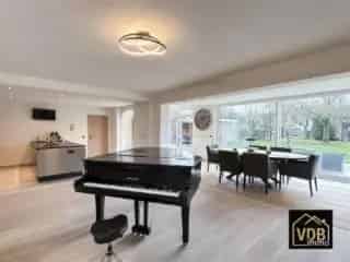 Villa te koop Dilsen-Stokkem 4-5 slaapkamers grote tuin