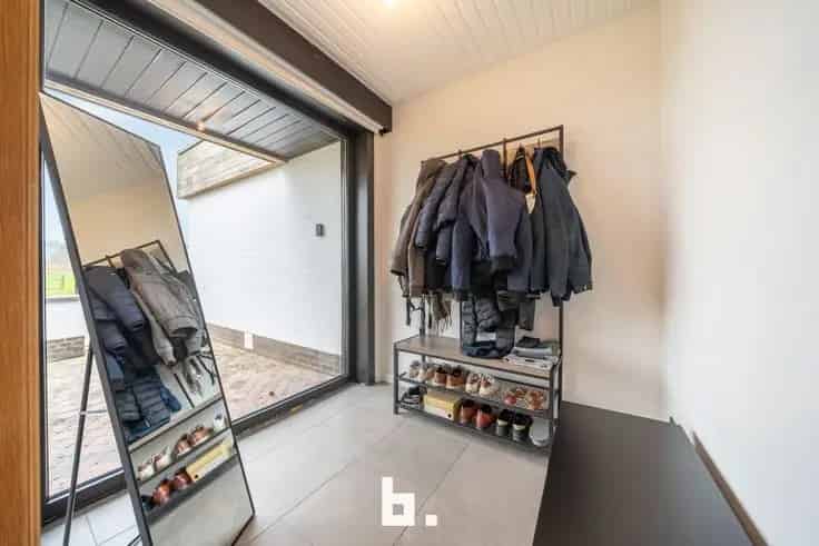 Villa te Koop: Landelijke woning met 3 slaapkamers en ruime tuin