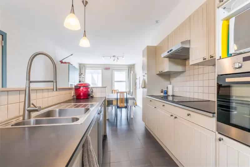 Roesbrugge Instapklare woning 4 slaapkamers zonnige tuin