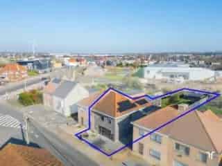 Huis te koop Zedelgem - Gerenoveerde woning met handelsruimte