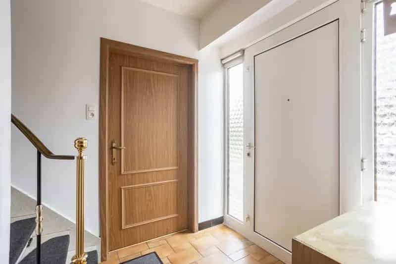 Gezinswoning 4 slaapkamers tuin achteruitweg