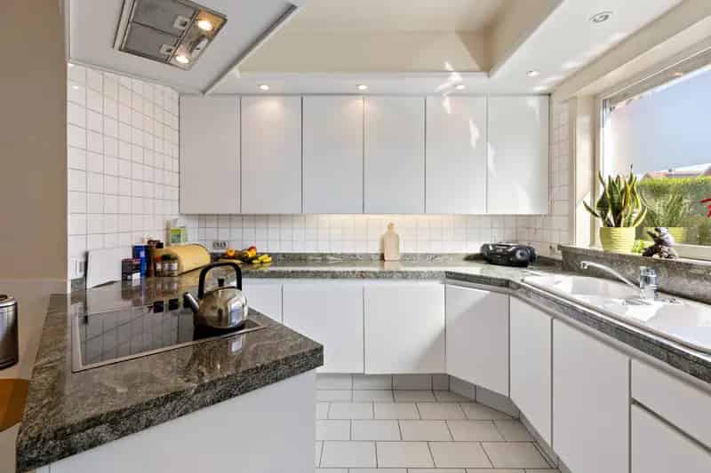 Vrijstaande Villa met Loods te Koop in Sint-Eloois-Winkel