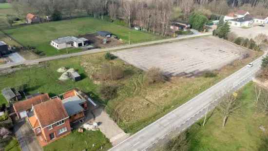 Prachtig gelegen bouwgrond van 704m² in groene omgeving