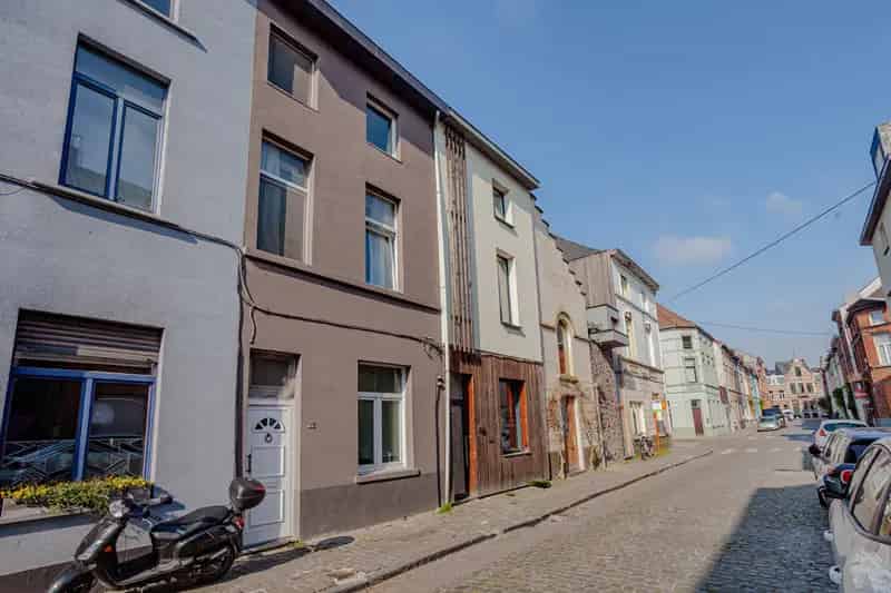 Huis te huur Sint-Amandsberg: Ruime gezinswoning nabij Gent-Dampoort