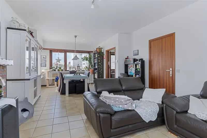 Huis te huur: Laagbouwvilla met garage en tuin