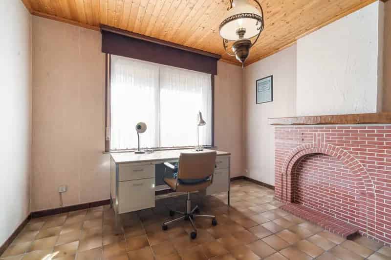 Te renoveren woning met 4 slaapkamers in Lede