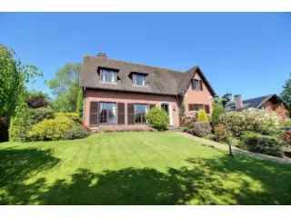 Villa te koop Bouffioulx - Ruime woning met tuin en kelders