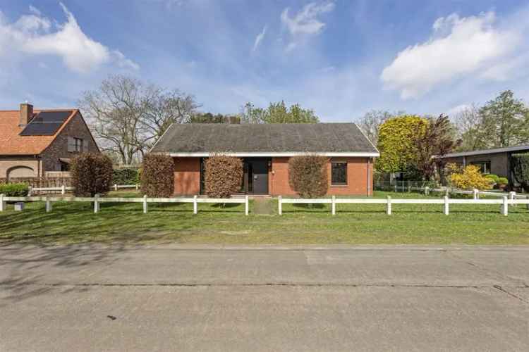 RUSTIG GELEGEN BUNGALOW MET GARAGE