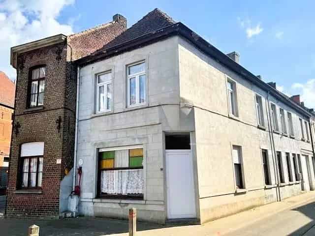 Te renoveren hoekwoning Izegem 2 slaapkamers