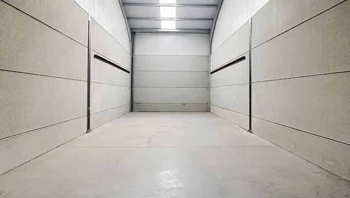 Magazijn te huur Oostende 90m²