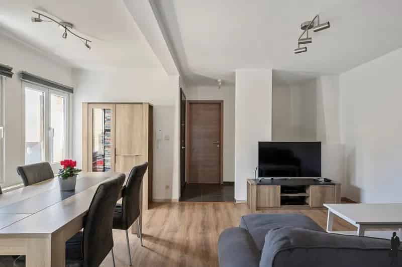 Appartement te huur Kapellen: 2 slaapkamers, garage, terras