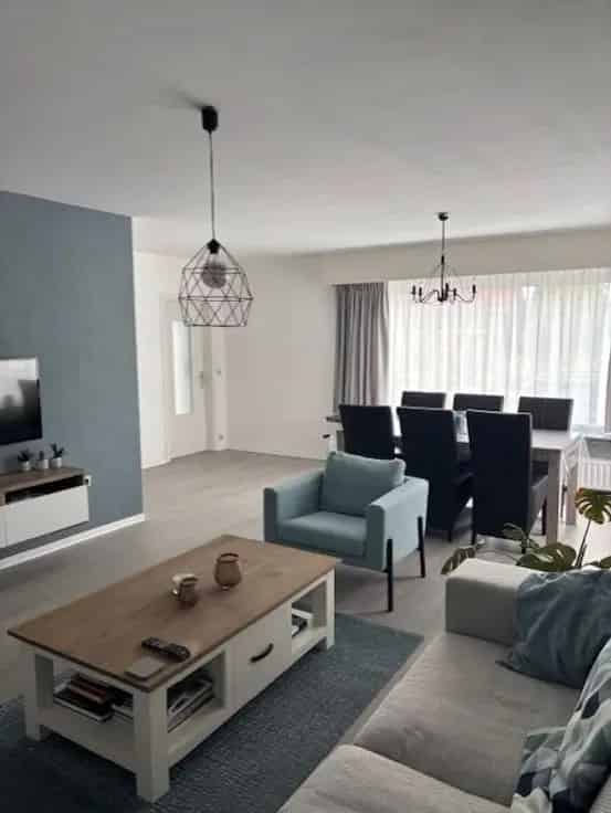 Huis Te Koop 3 slaapkamers 2 garages grote tuin