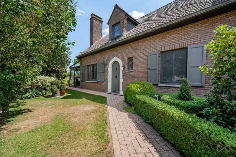 5 Slaapkamers Villa te Huur - 2 Garages - Zonnepanelen