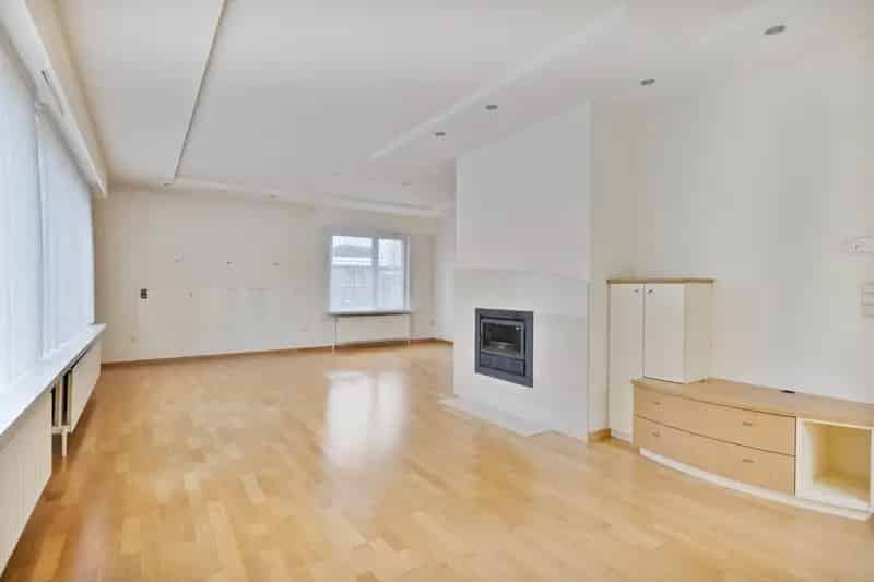 Verzorgde woning met 3 slpks, centraal gelegen in Mol !