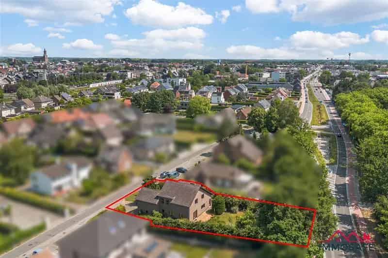 Ruime Villa met Potentieel te Wetteren