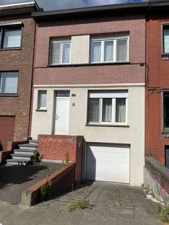 Bel Etage Woning Te Koop met Tuin en Garage