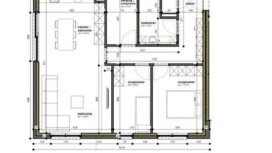 Ruim, gelijkvloers appartement met tuintje/terras en parking