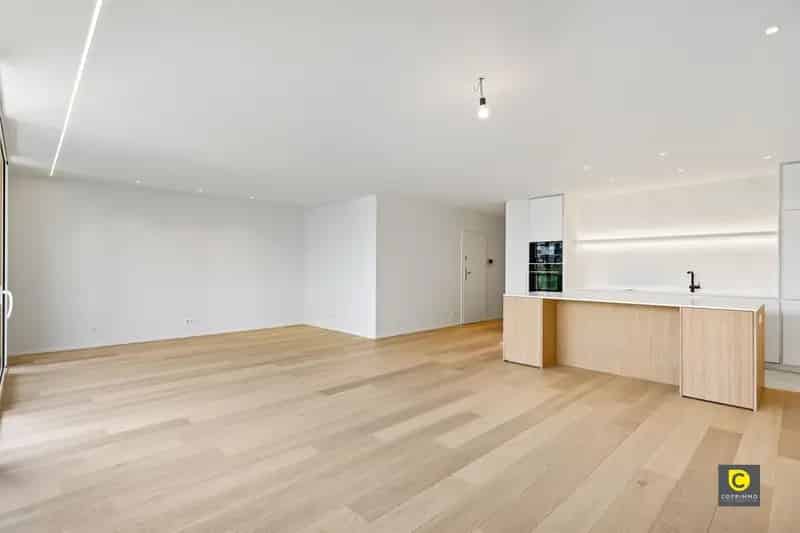 Appartement te koop: gerenoveerd 2 slpk, 2 badk, 2 terrassen, garage