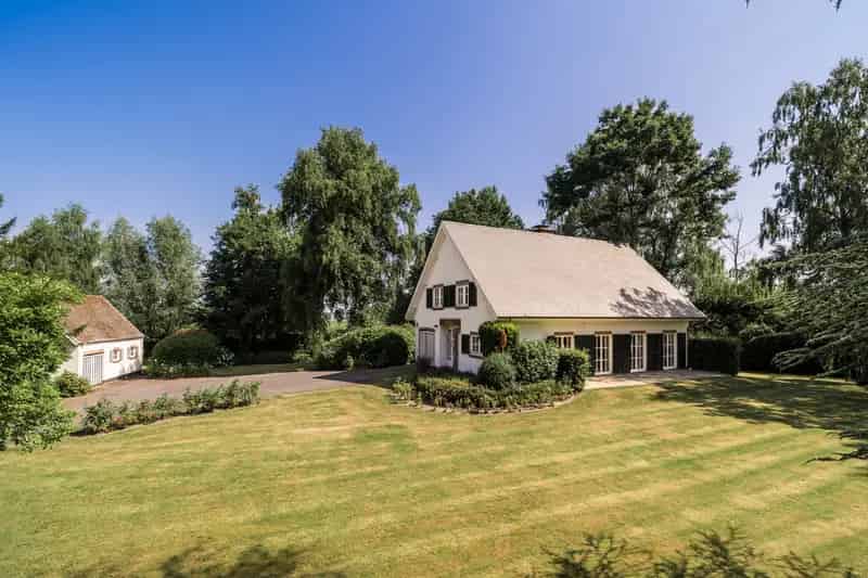 Charmante Villa te Koop Ruime Tuin 5 Slaapkamers