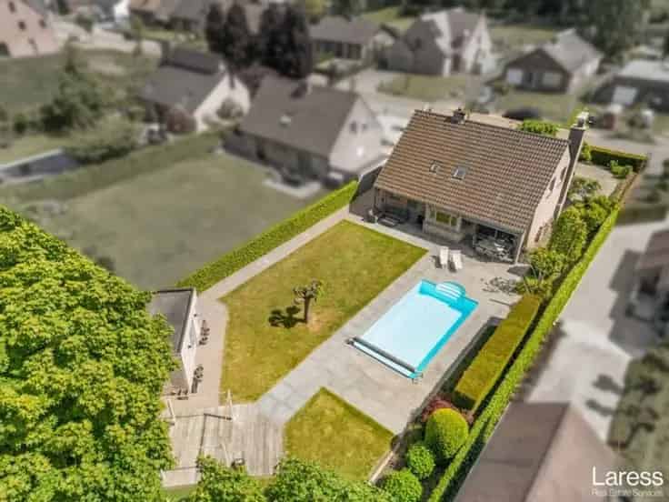 Huis Te Koop Zolder: Instapklare gezinswoning met zwembad