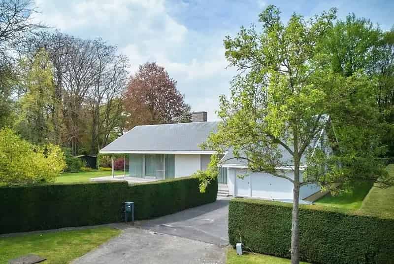 VERKOCHT Bijzondere villa Konstrukto grote tuin