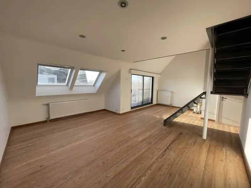 Gerenoveerd Appartement Erembodegem Centrum 2 slaapkamers Garage